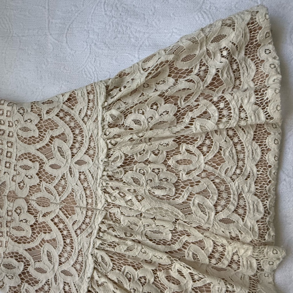 BCBGMaxAzria White Lace Dress Size 8 Halter Fit & Flare Mini  Summer NWOT - Picture 11 of 15